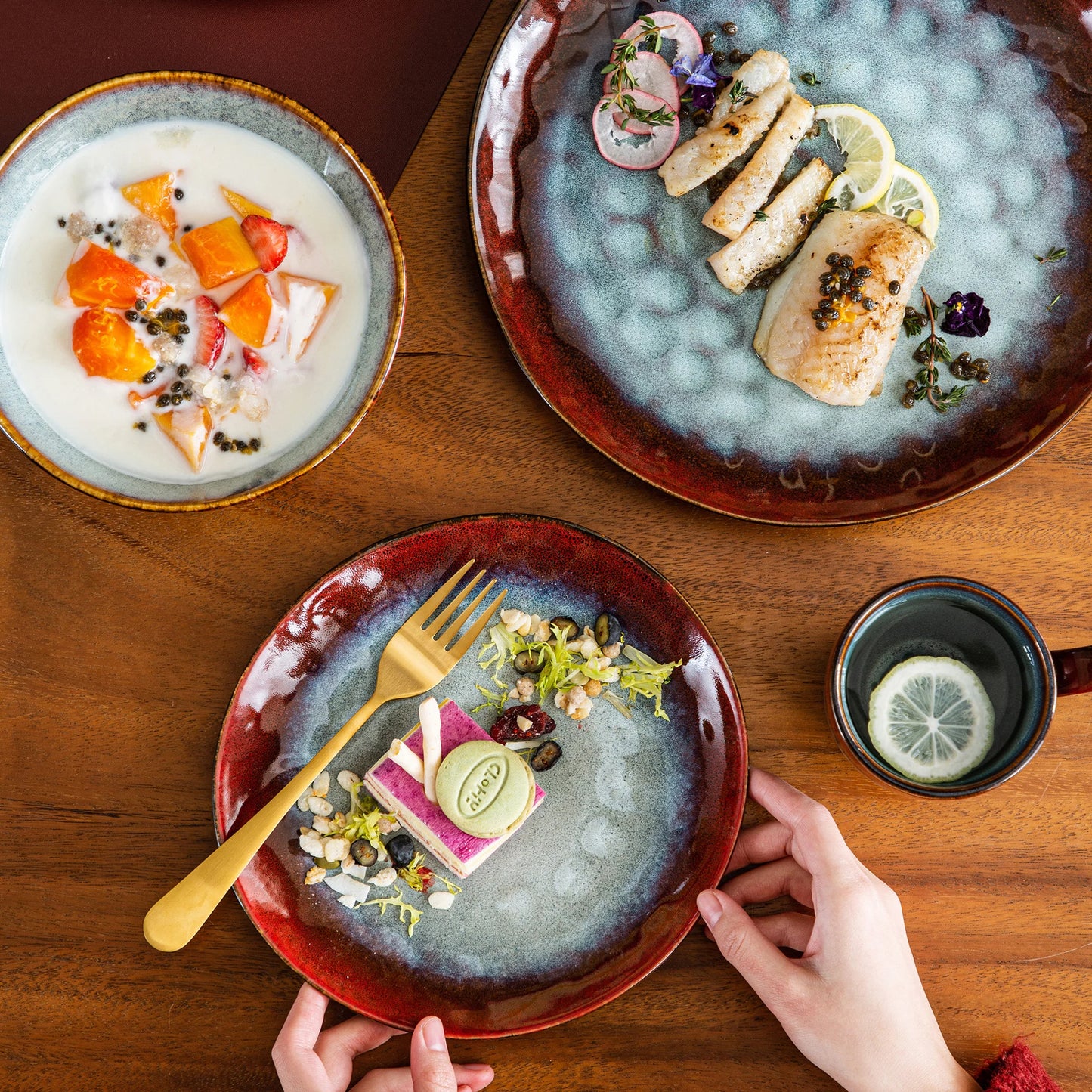 Ensemble Assiettes Tasses & Bols Bi-chromatique