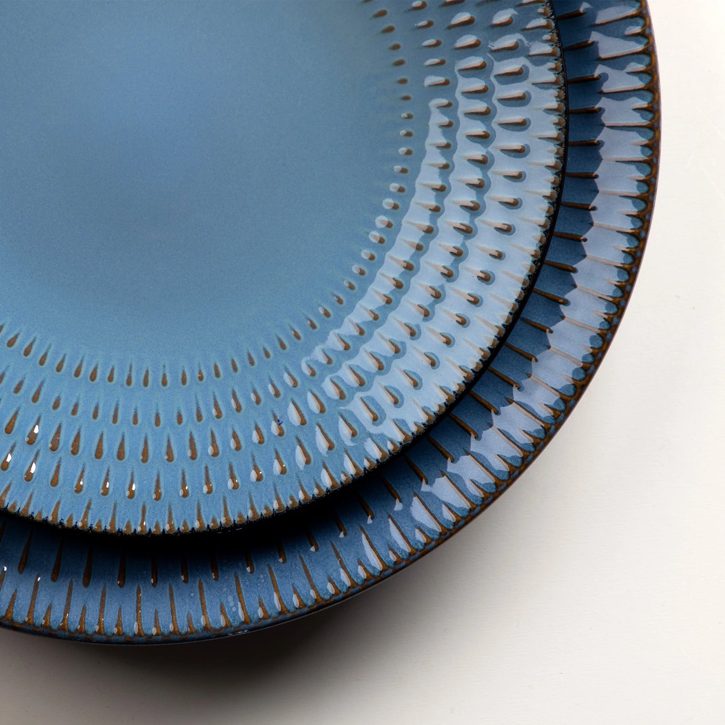 Ensemble Assiettes Tasses & Bols avec Motifs en reliefs