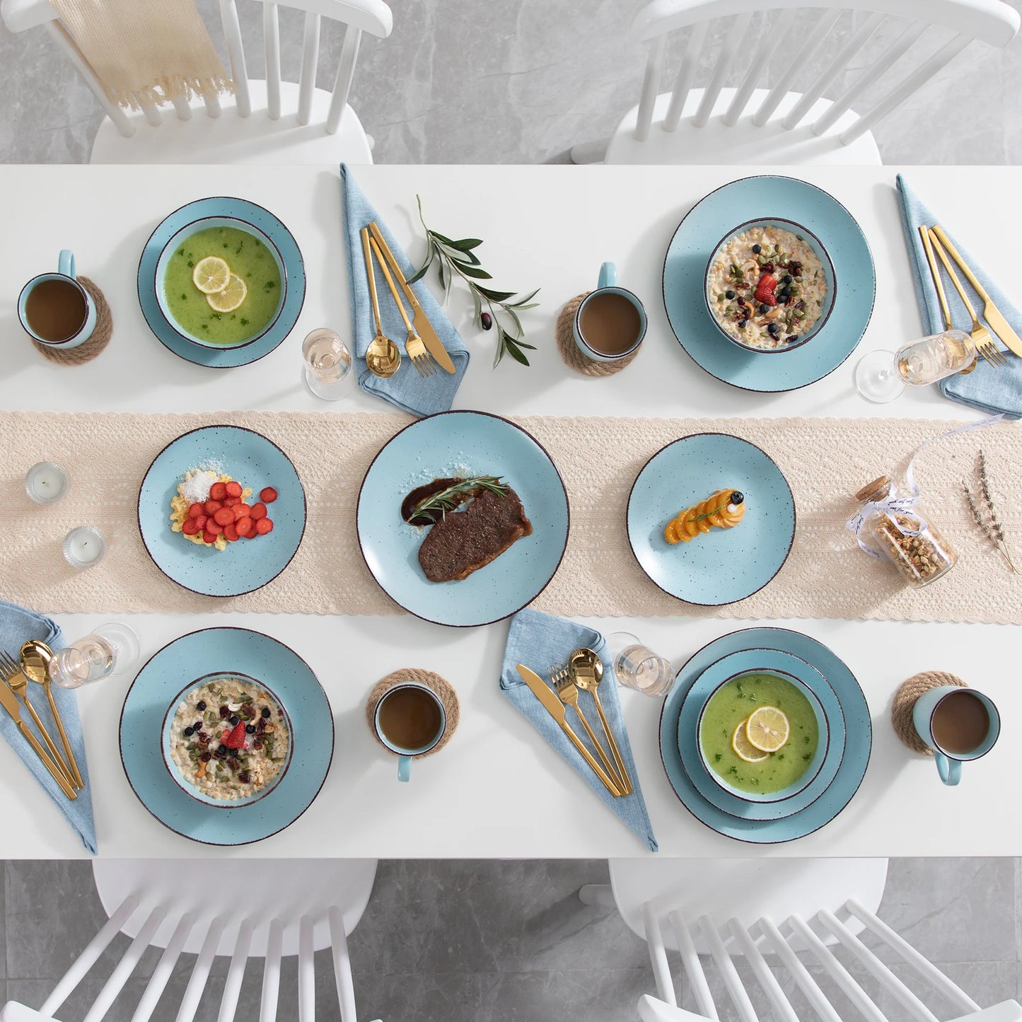 Ensemble Assiettes Tasses & Bols Tachetés Couleur Bleu pâle